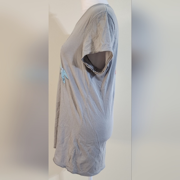 Women's Size L Short Sleeve T-Shirt Peace Dove Love Rainbow Color Est. 1969 - Picture 3 of 10